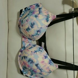 PINK Victoria Secret Wear Everywhere T-shirt bra